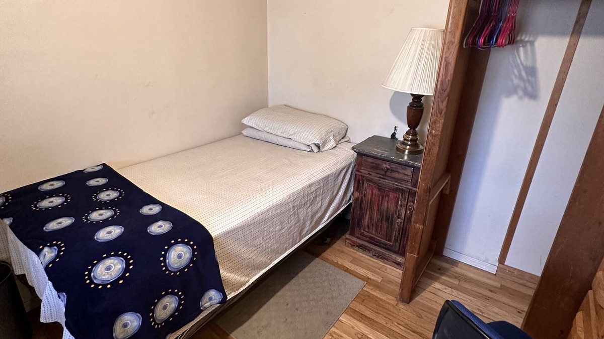 Albuquerque House | Cozy, furnished room - 5 mins walk to UNM Hospital