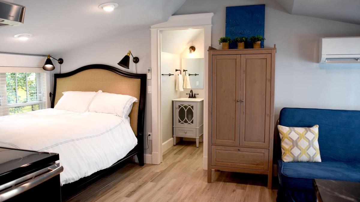 Westfield House | Cozy Garage Apt - Walking Distance To Downtown, ACL, and SXSW