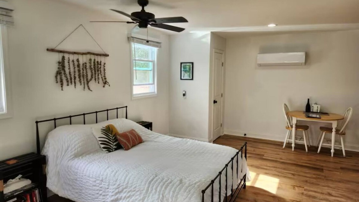 Woodbine Apartment | Cozy Garden Cottage