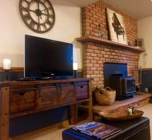 Loveland Apartment | Cozy Garden Level Apartment Studio by Lake Loveland