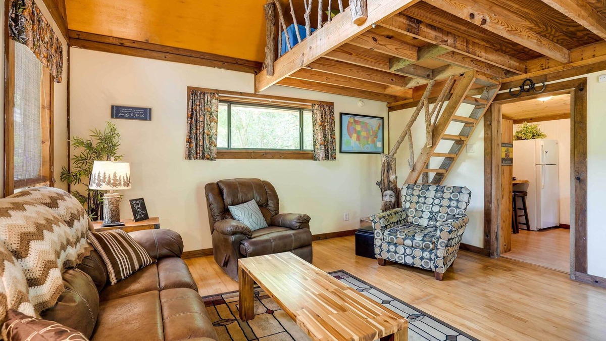 Menlo Apartment | Cozy Georgia Abode w/Deck, Fire Pit & Lake Access