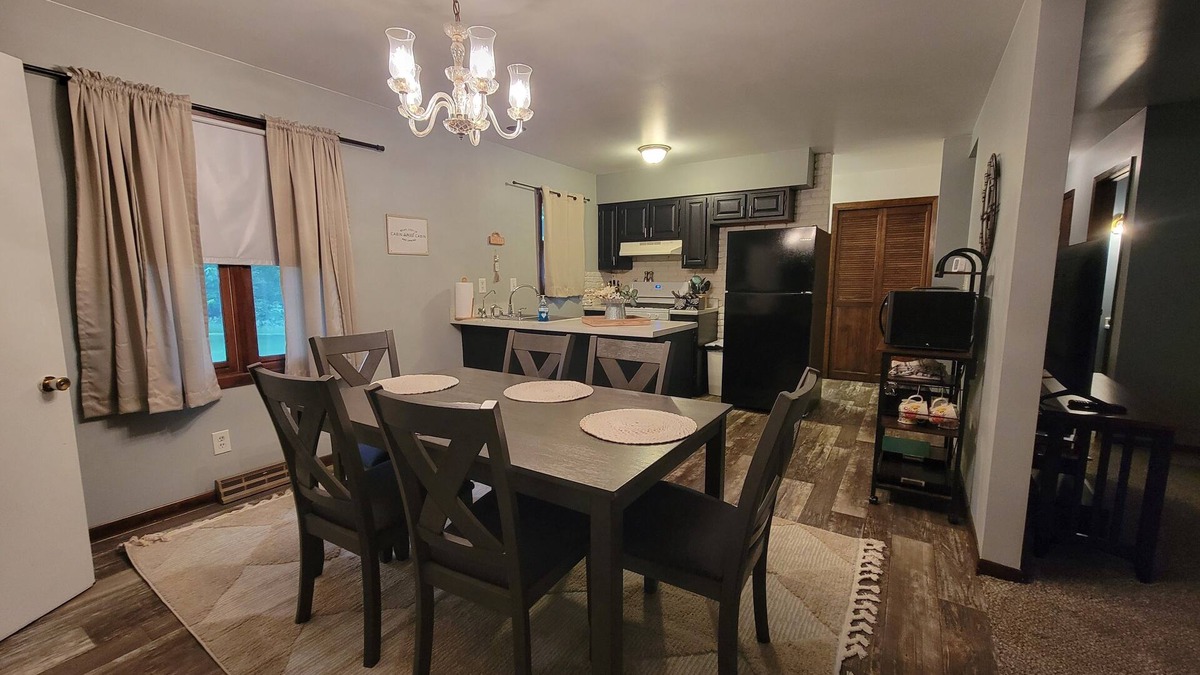 Newcastle House | Cozy Get away.