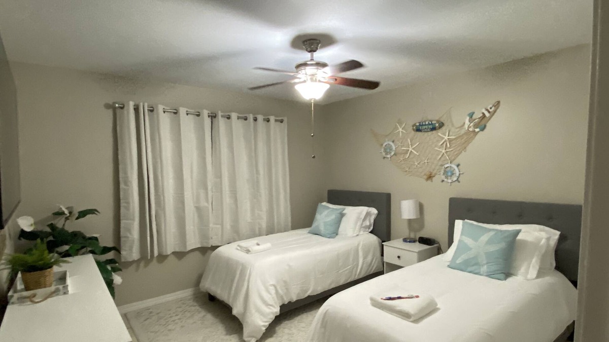 Arlington House | Cozy Getaway Family Friendly Home