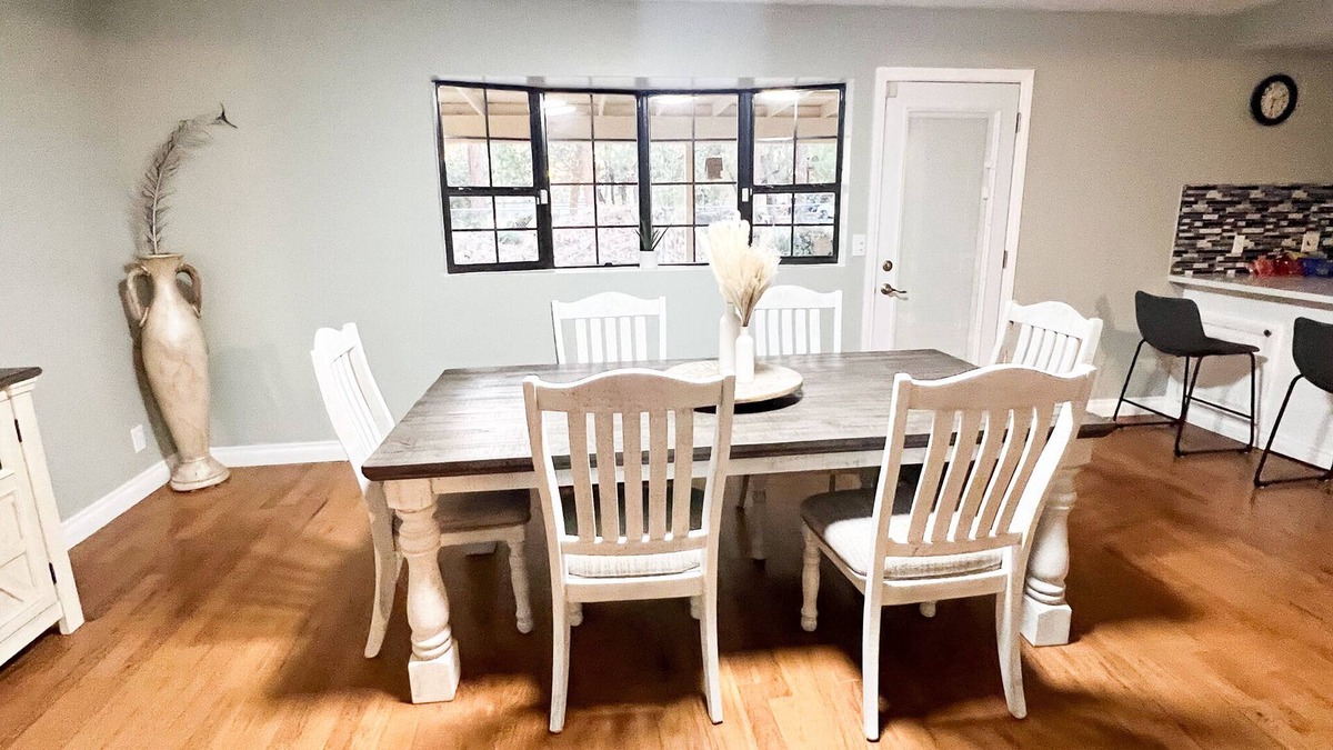 Lancaster House | Cozy Getaway Home Unit in quiet and peaceful neighborhood