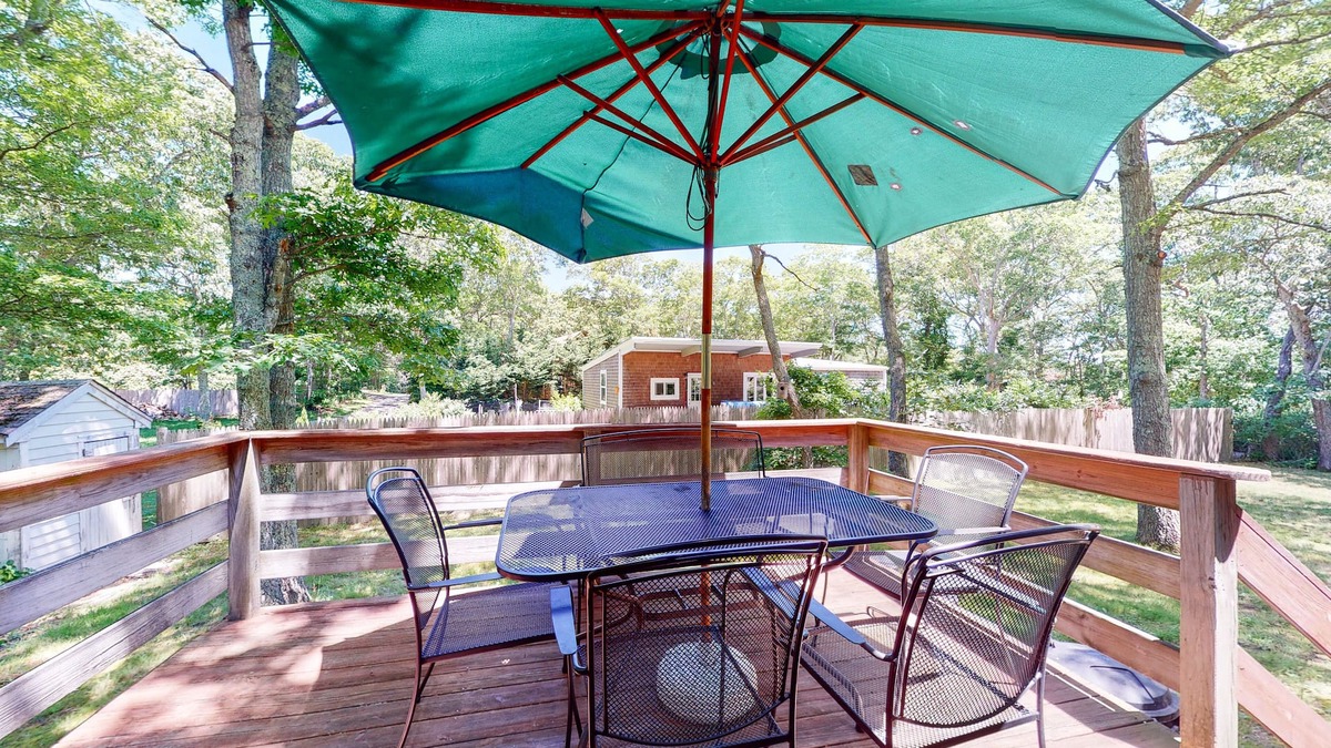 Vineyard Haven House | Cozy getaway in a central location w/a full kitchen & furnished deck
