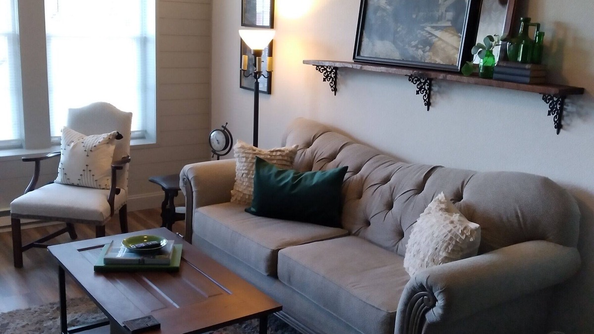 Lincoln Apartment | Cozy Getaway in the heart of Lincoln!
