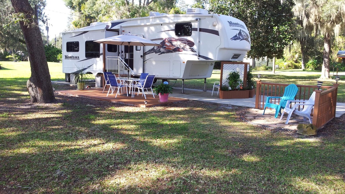 Inverness House | Cozy getaway on large private lot with miles of water!