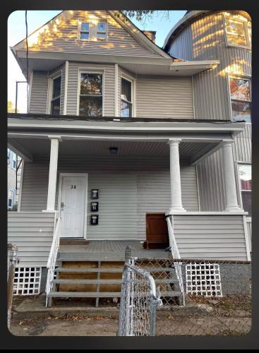 Lower Vailsburg House | Cozy Getaway Room