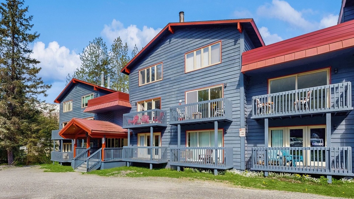Alyeska Condo | Cozy Girdwood Condo – Your Gateway to Alaska’s Natural Beauty