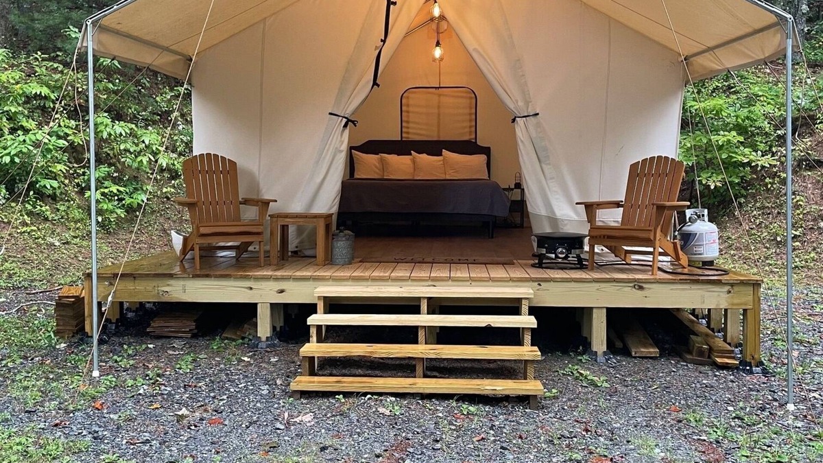 Deep Gap Cabin | Cozy Glamping Tent near Boone with AC