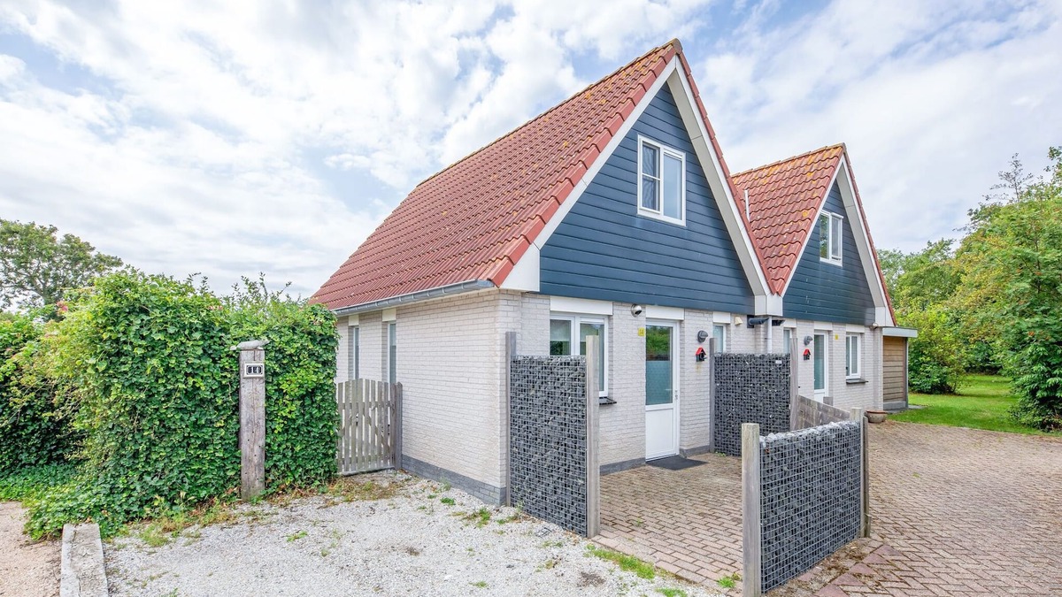 Den Burg House | Cozy & Green Texel Escape for Two