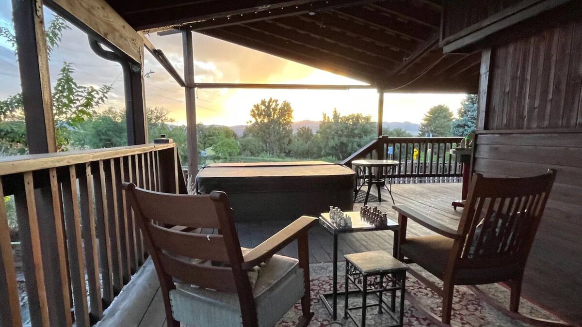 Bel Aire House | Cozy Guest Suite with Amazing Views from Front Porch and Hot Tub