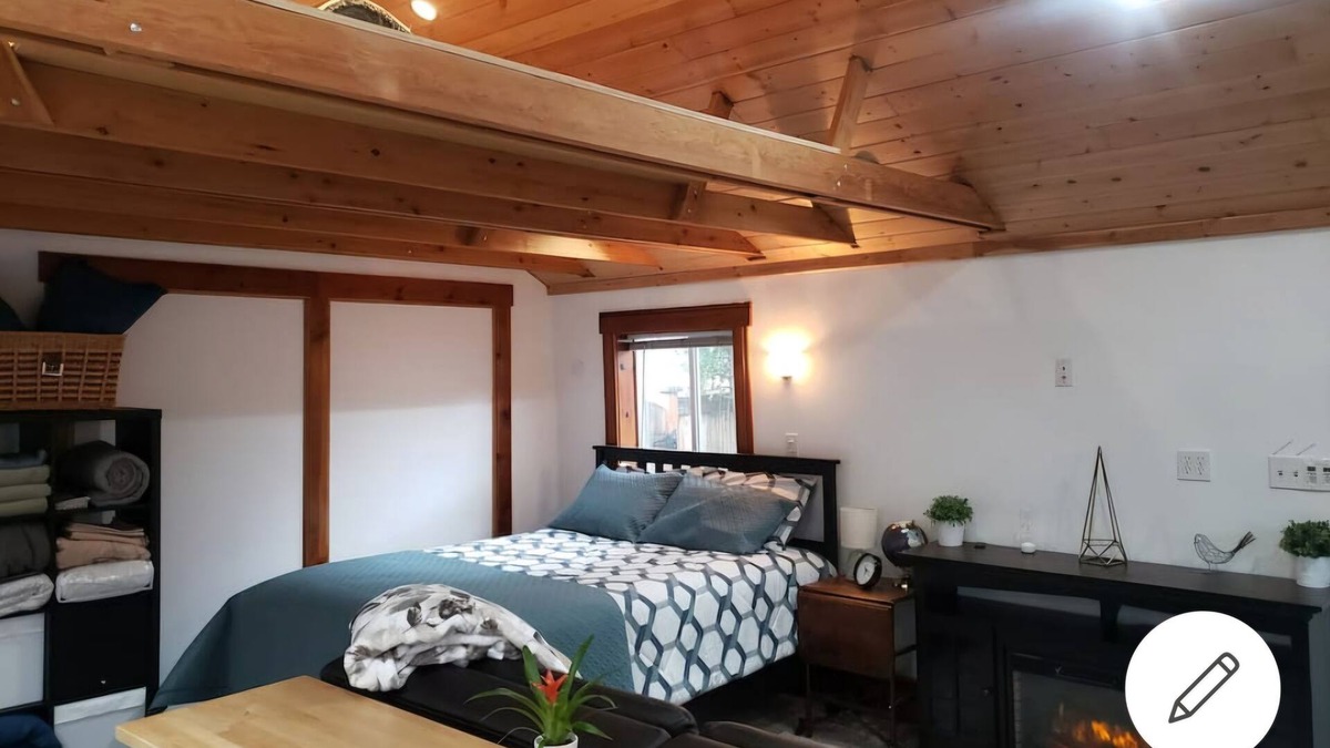 Arbor Heights House | Cozy Guesthouse in Seattle, Sleeps 4+ Adults