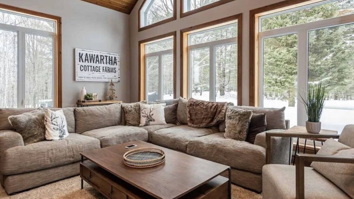 Haliburton House | Cozy Haliburton Nature Getaway