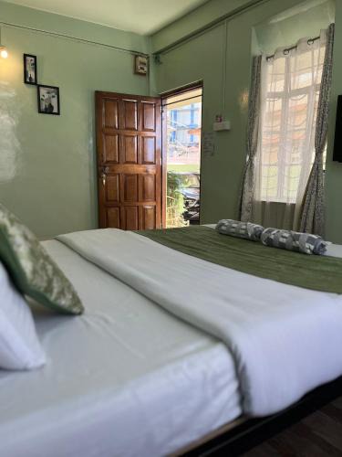 Laitumkhrah Apartment | Cozy Haven 1018 Homestay