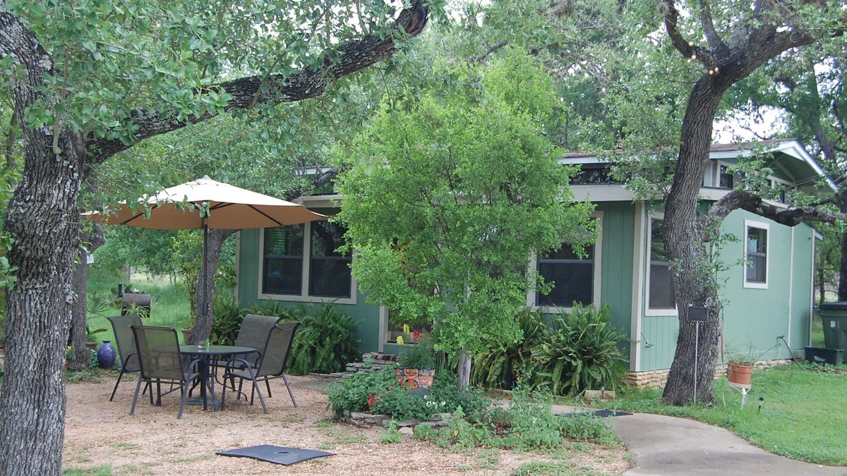 San Marcos Cabin | Cozy Hill Country Cabin in San Marcos, Texas