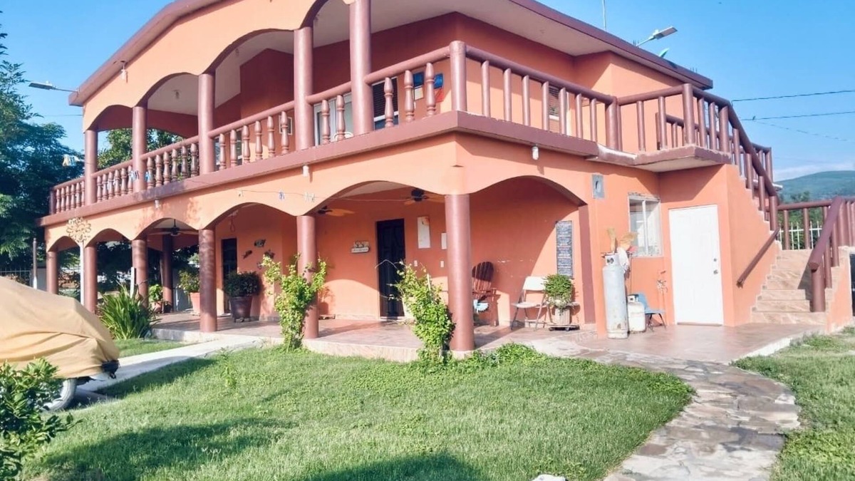 Sabinas Hidalgo House | Cozy Hispanic Guest House "Casa Las Margaritas"