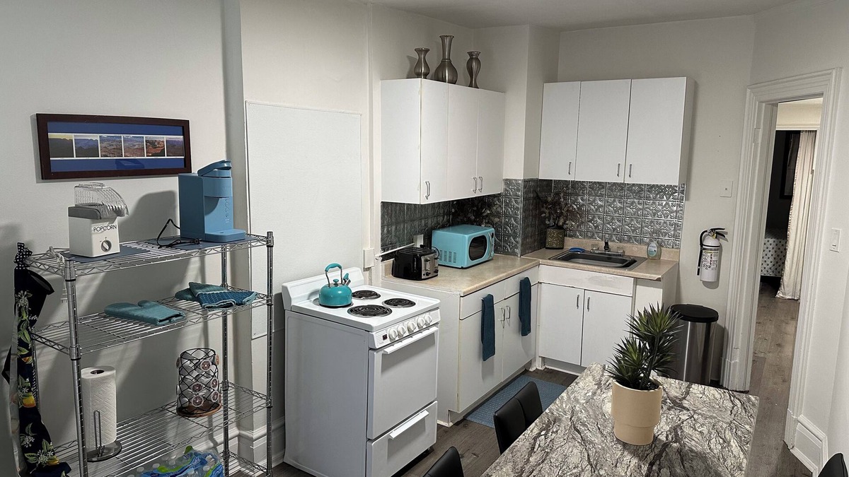 Trenton Apartment | Cozy Historic Capital Brownstone,n4th floor Get Away!