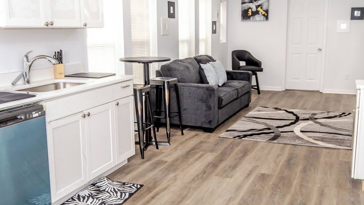 Salisbury Apartment | Cozy Historic Modern Apt on Main St in Charming Salisbury
