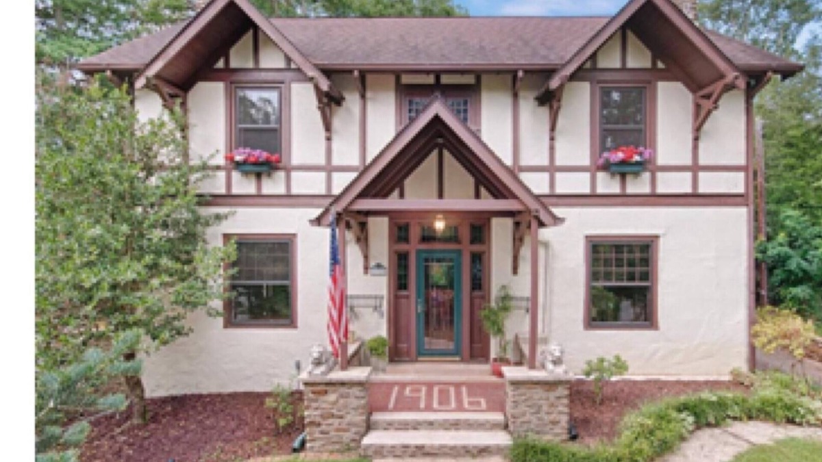 Waynesville House | Cozy Historical Downtown Home
