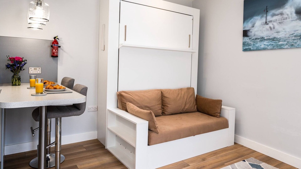 Porthleven Apartment | Cozy holiday apartment in Porthleven, No Deposit