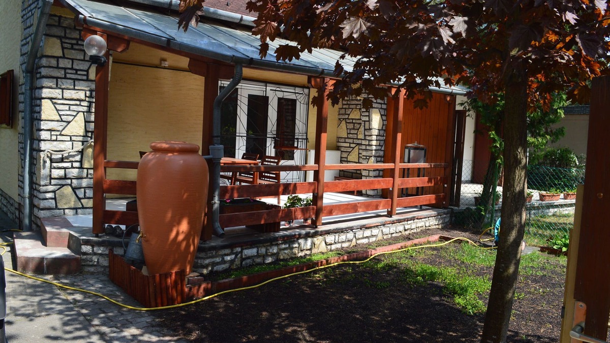 Siofok House | Cozy holiday home in Balatonszeplak So 200m to the Balaton footpath