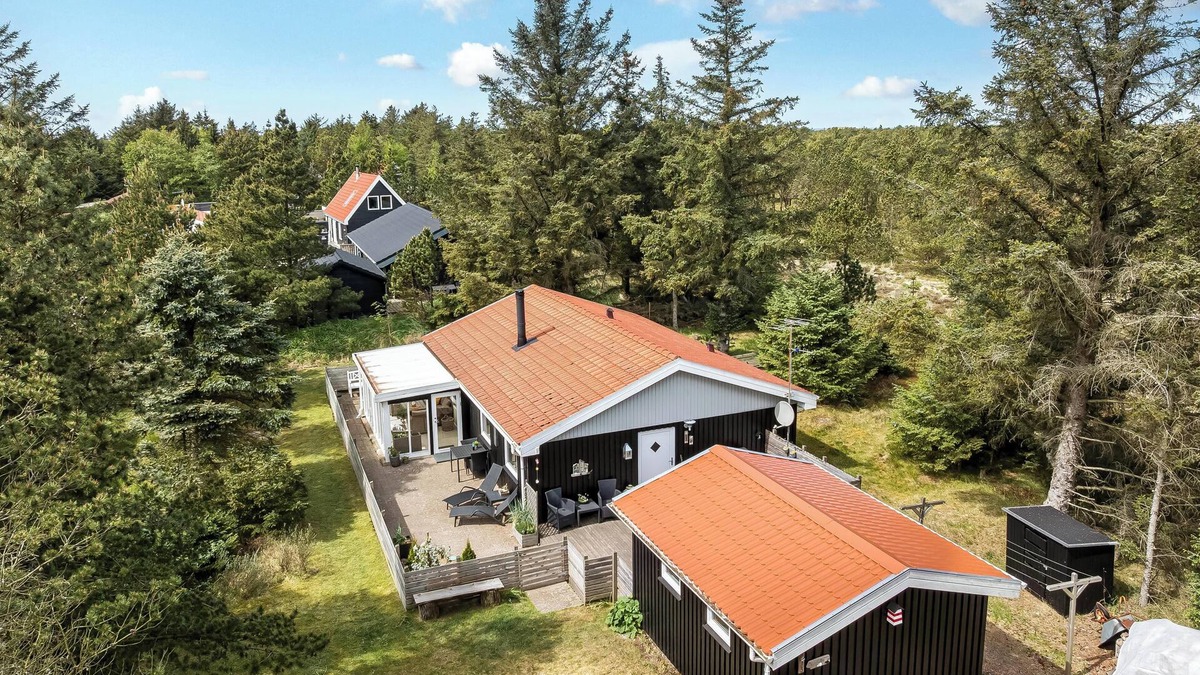 Sønder Vorupør House | Cozy holiday home with indoor hot tub and sauna in Vorupør.
