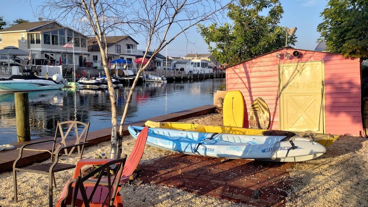 Ortley Beach House | Cozy home 1st floor of a duplex located on tributary to bay in toms river.