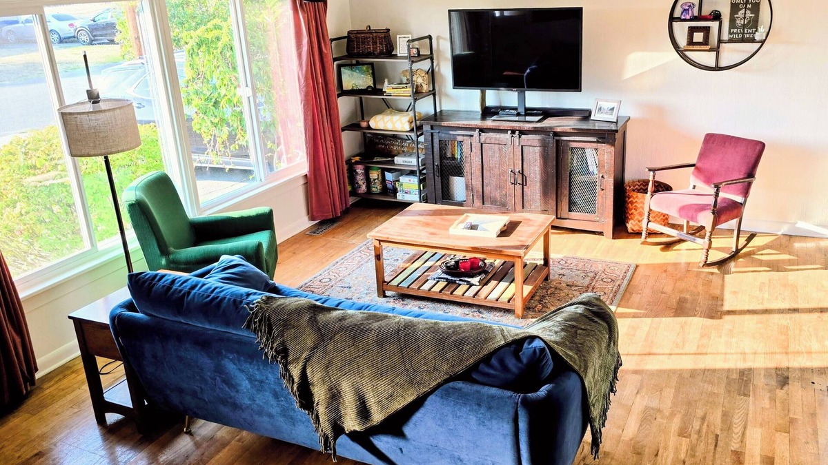 Oak Harbor House | Cozy home base for Whidbey adventures!