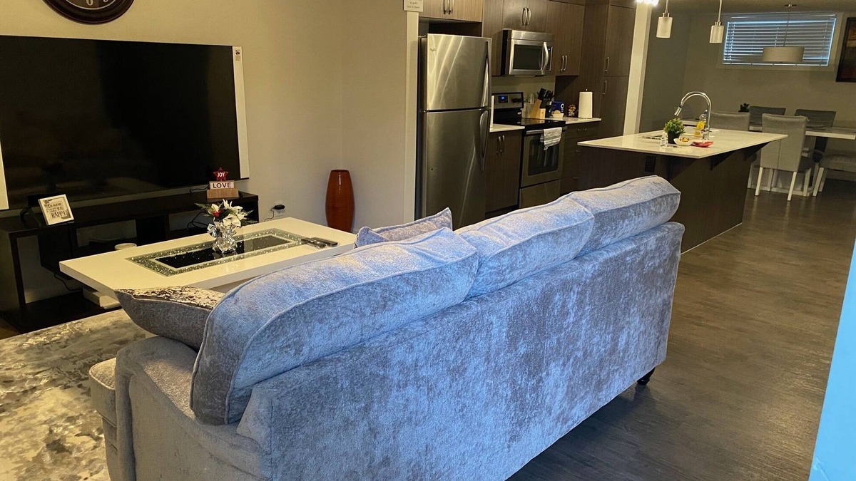 Auburn Bay Condo | Cozy home