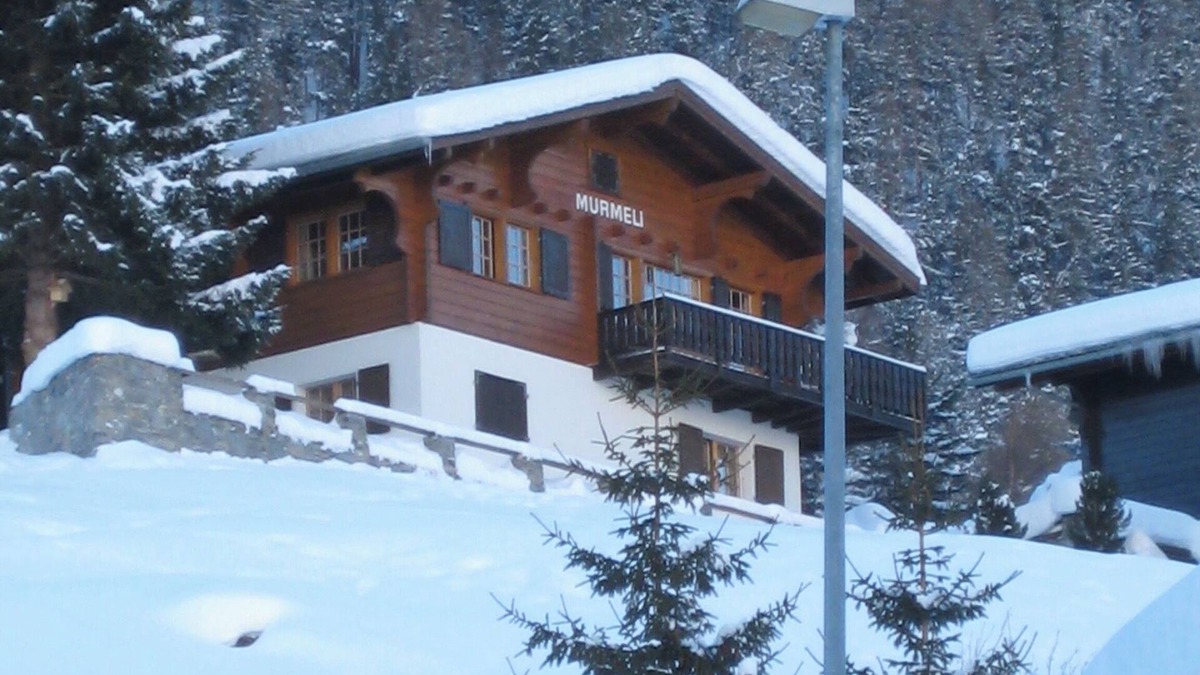 Graechen Ski Chalet | Cozy home for 2-5 people within walking distance of the center and ski slopes.