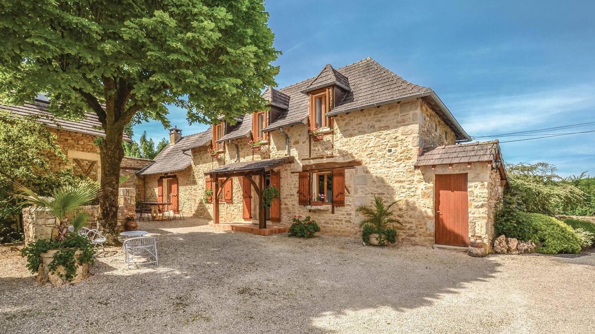 Terrasson-la-Villedieu House | Cozy home in Terrasson-Lavilledieu with WiFi