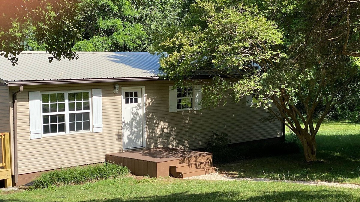 Madisonville House | Cozy Home In A Relaxing Area