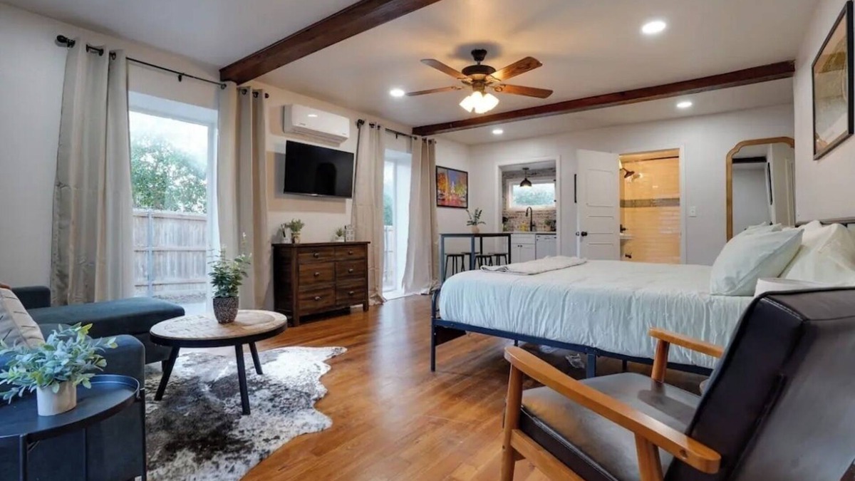 Arlington Heights Apartment | Cozy Home in Arlington Heights Close to TCU and Dickeys Arena