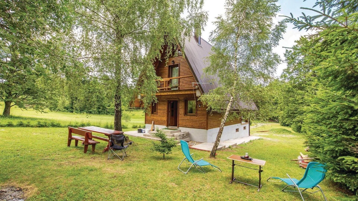 Delnice House | Cozy home in Delnice with kitchen