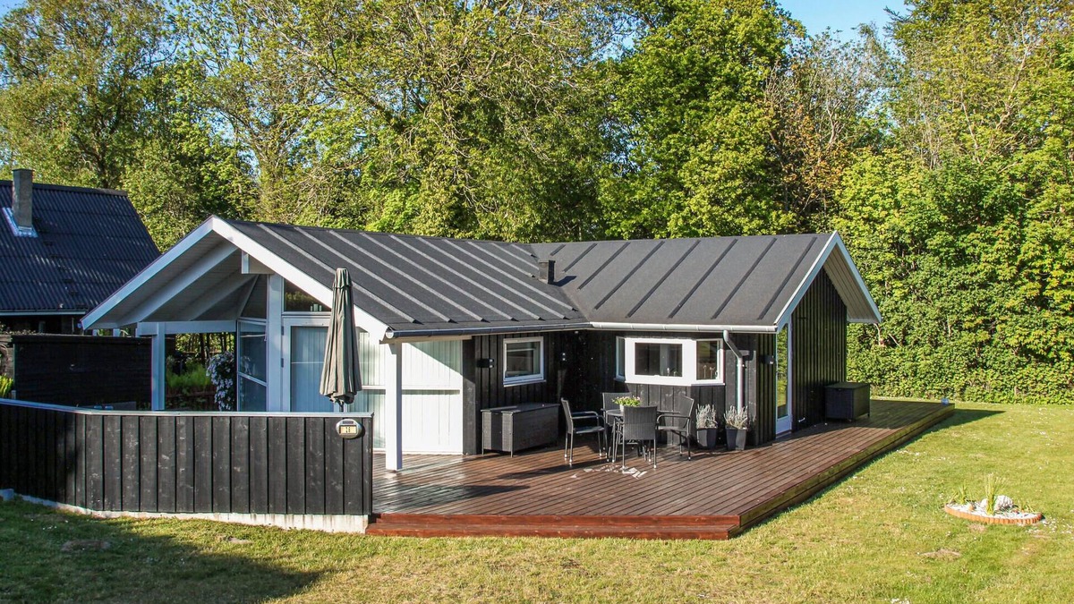 Frørup House | Cozy home in Frørup with kitchen