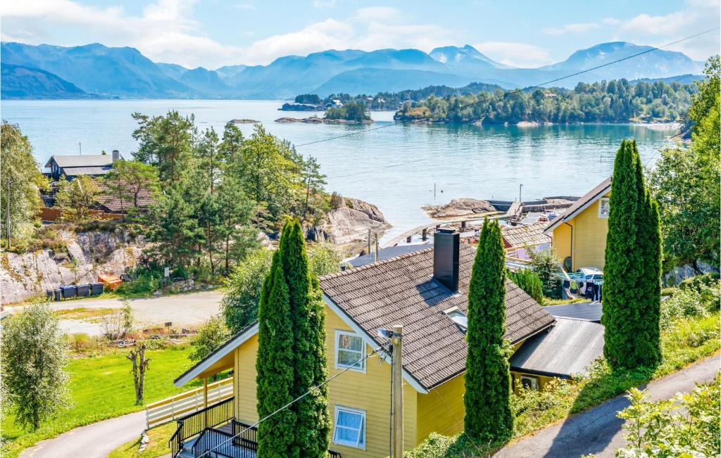Hatlestrand House | Cozy Home In Hatlestrand With Sauna