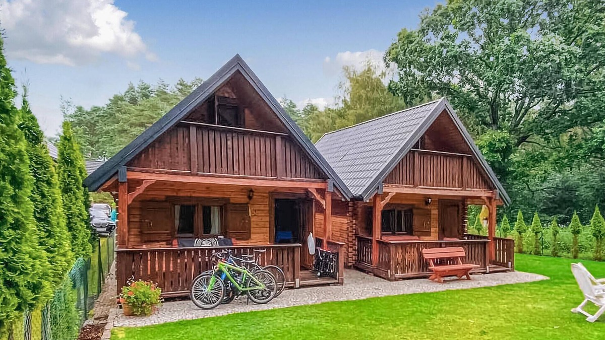 Jaroslawiec House | Cozy home in Jaroslawiec with WiFi