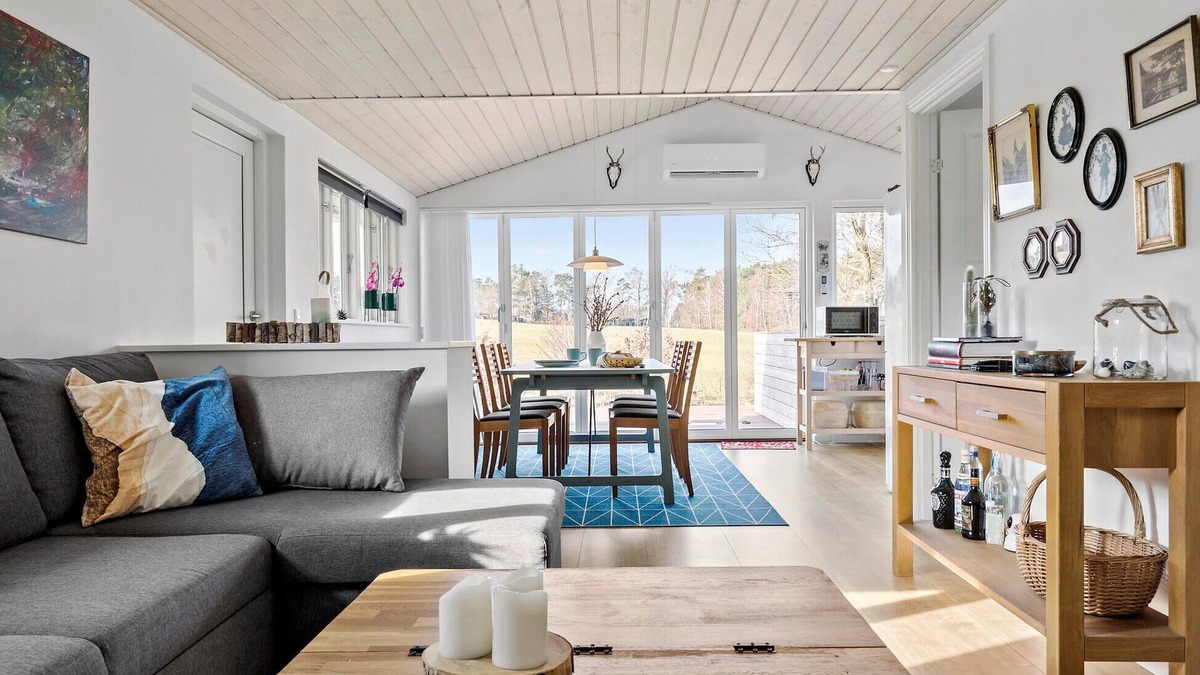 Skødshoved Strand House | Cozy home in Knebel with sauna