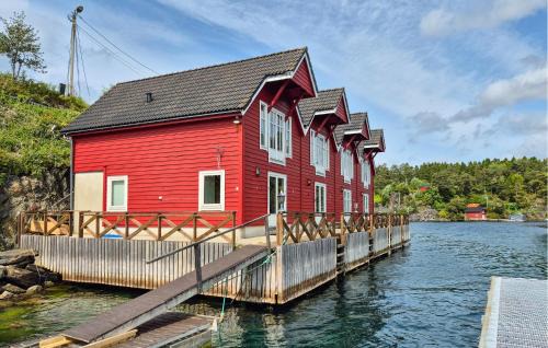 Lysekloster House | Cozy Home In Lepsøy With House Sea View