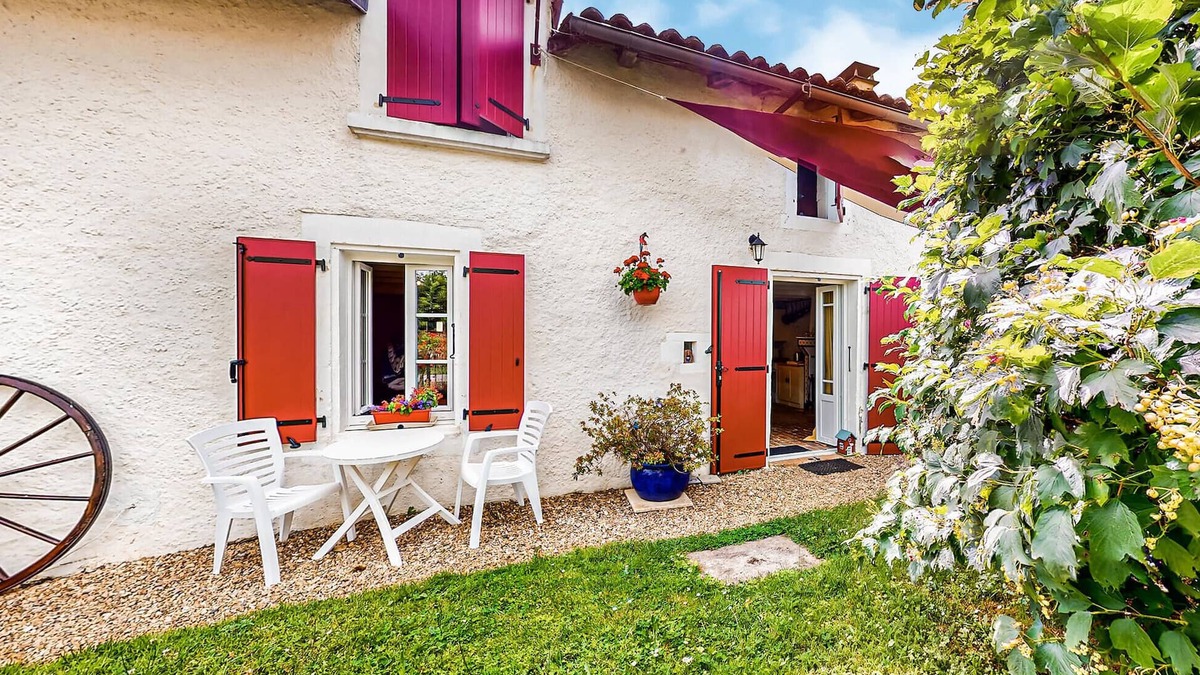 Nieuil House | Cozy home in Nieuil with WiFi