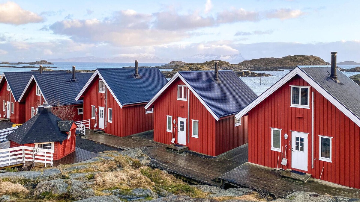 Offersøy House | Cozy home in Offersøy with sauna