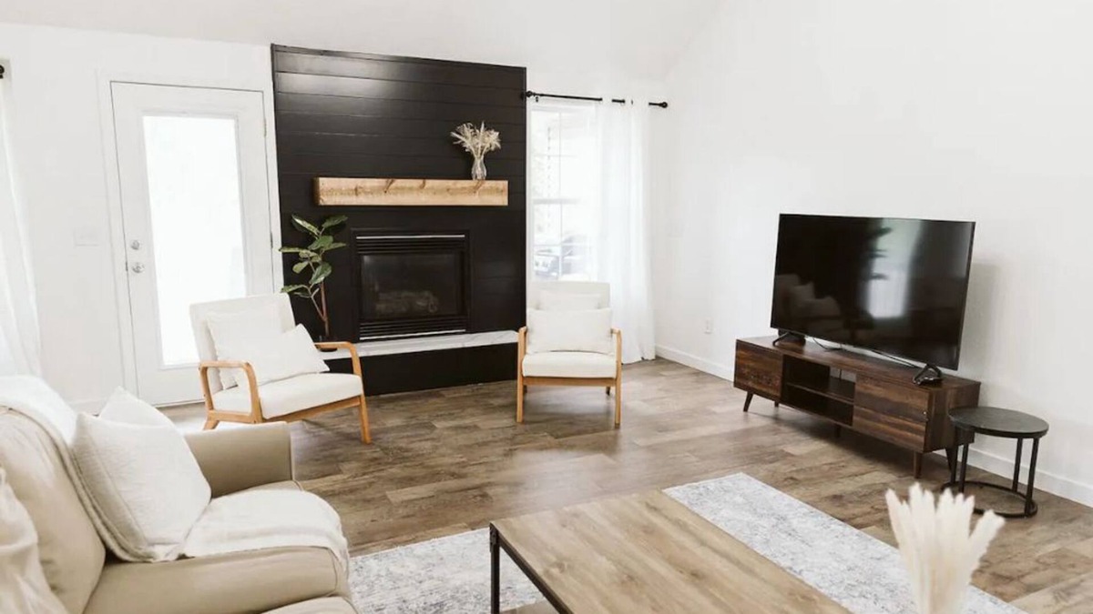 Ozark House | Cozy Home in Ozark, MO IDEAL LOCATION