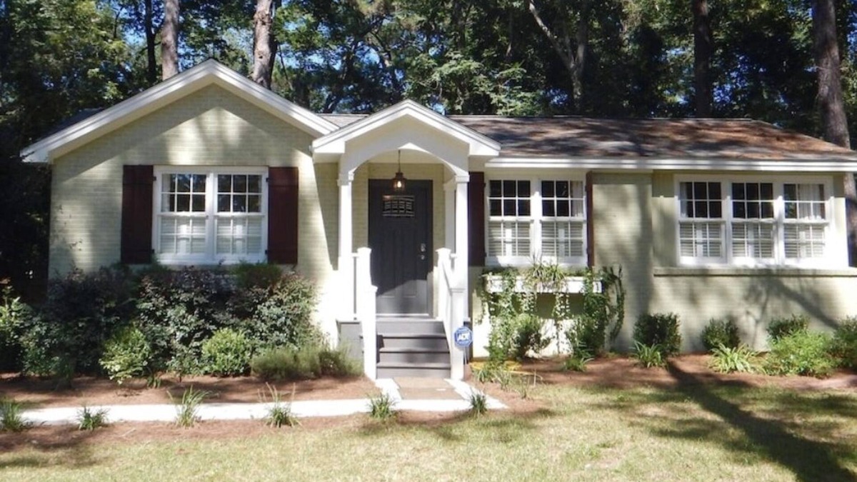 Beaufort House | Cozy Home in prestigious downtown Beaufort neighborhood! Large Fenced Yard!