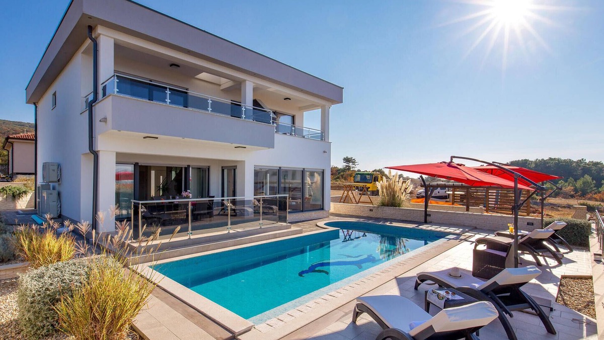 Punat House | Cozy home in Punat with sauna