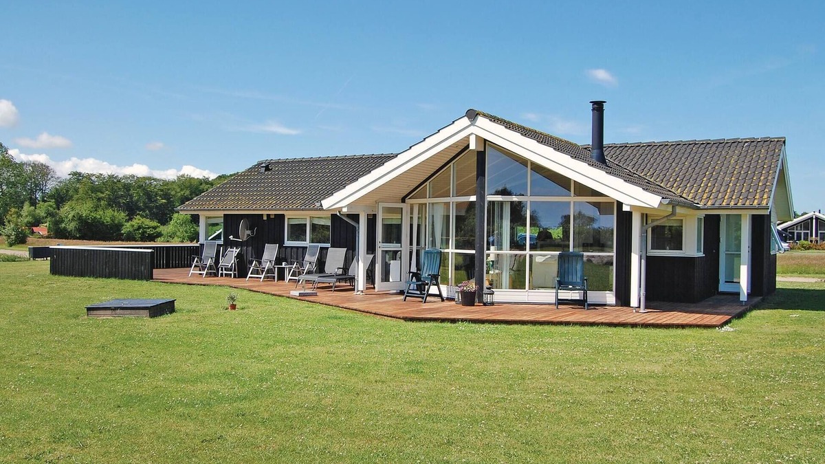 Spodsbjerg House | Cozy home in Rudkøbing with sauna