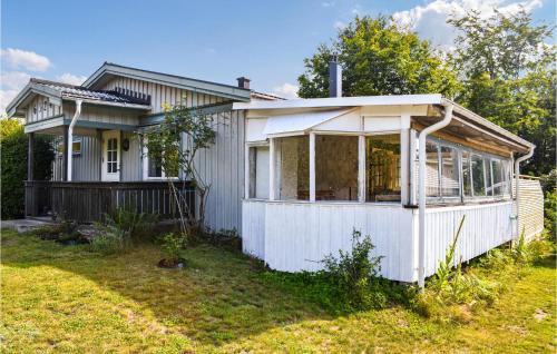 Solvesborg House | Cozy Home In Sölvesborg With Kitchen