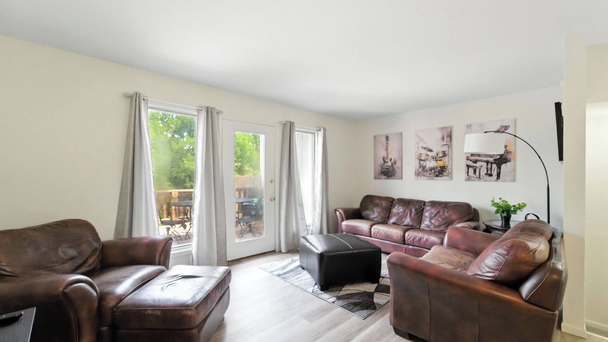 Columbia House | Cozy Home Mins to Hospitals*District*Mizzou*Parks