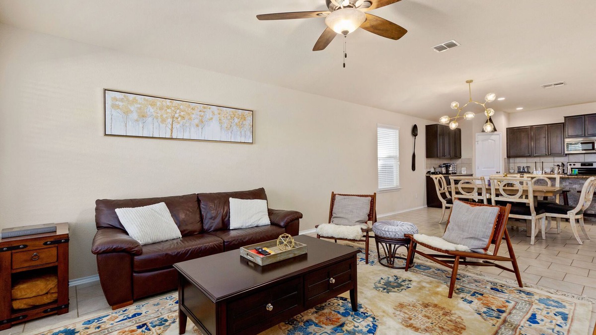 Solana Ridge House | Cozy Home Near AF BMT Lackland, Seaworld, Riverwalk, Six Flags & More