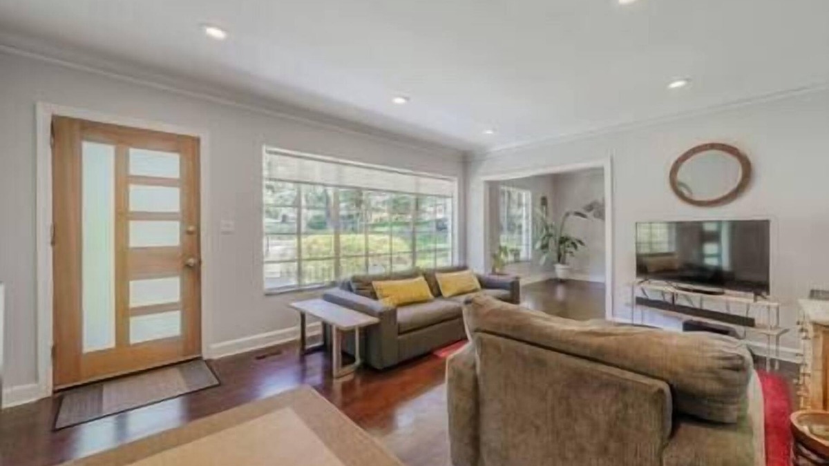 East Point House | Cozy Home Near ATL Airport: 2-Bedrooms, 2-Beds + 1-Futon